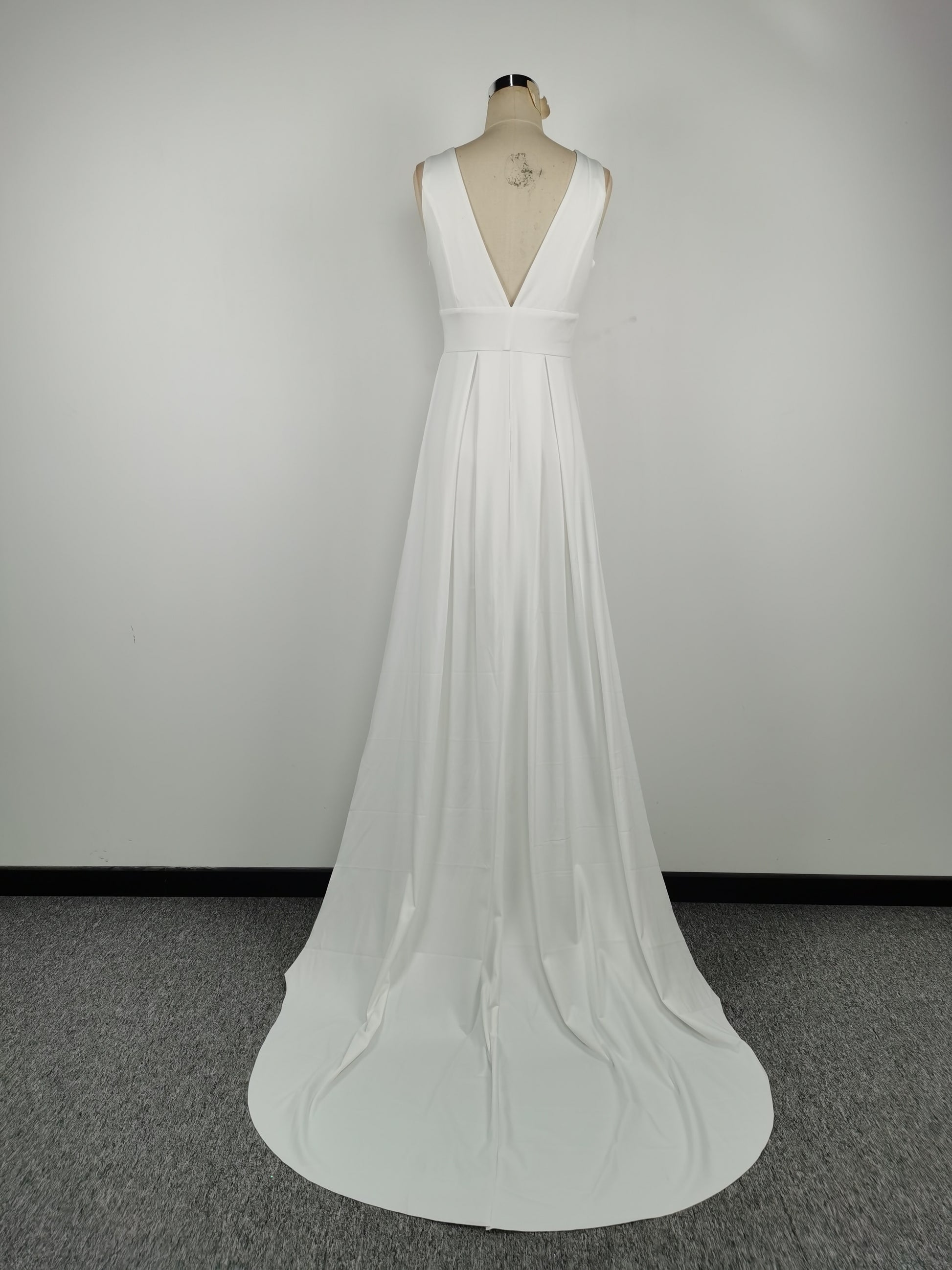 V-neck Sleeveless with Tail Wedding Dress