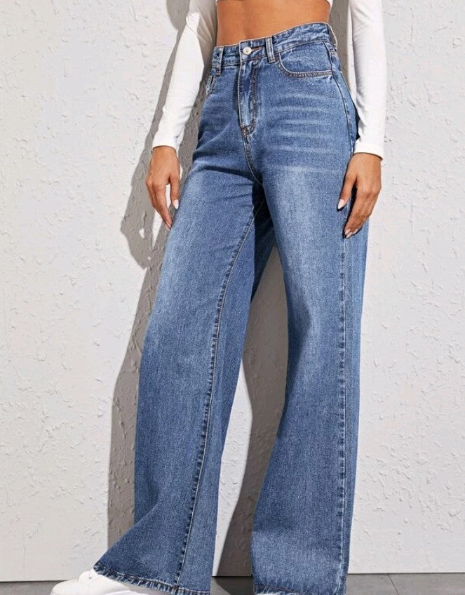Loose High-Waist Wide-Leg Jeans