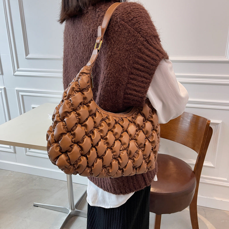 Lingge Quilted Shoulder Messenger Bag