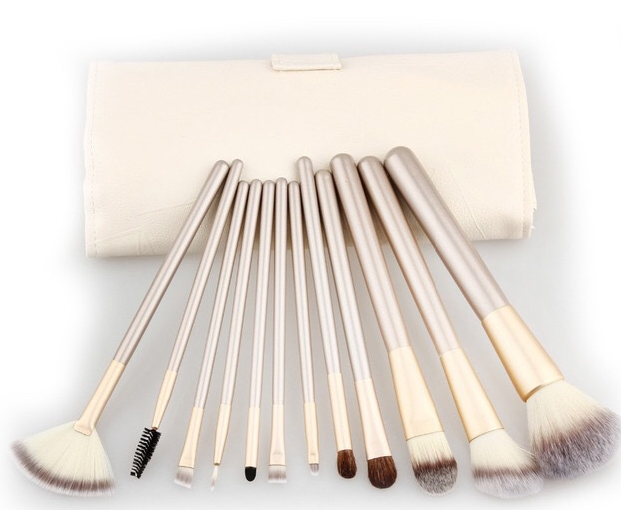 Spot Detonating 24 White Make-up Brush