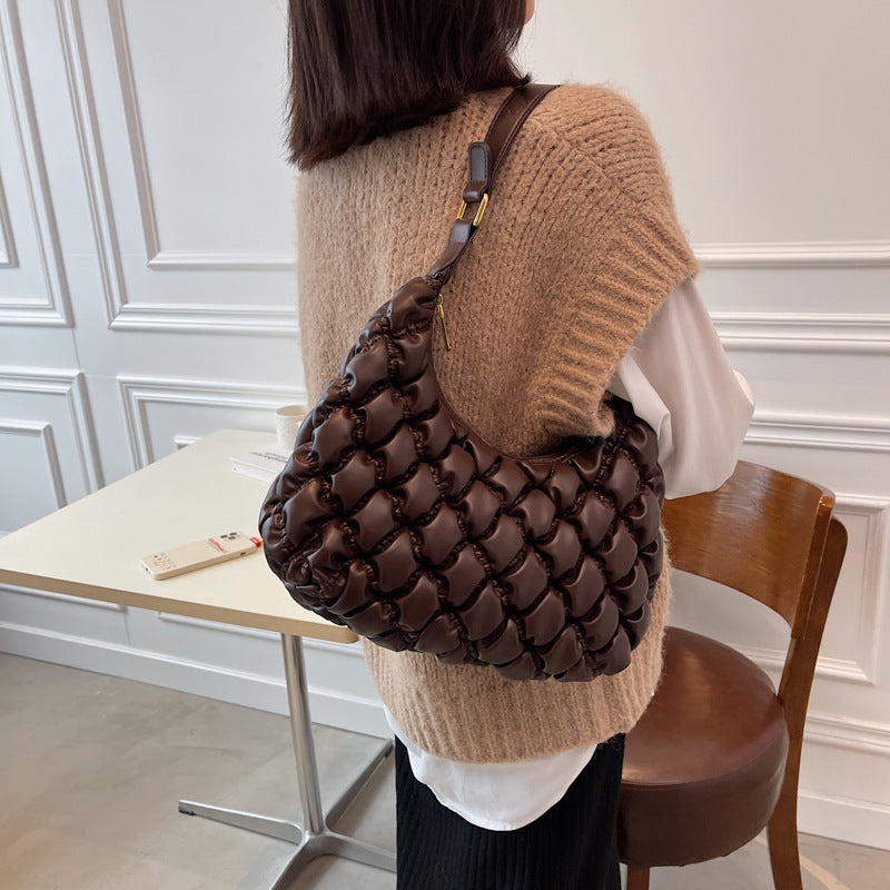 Lingge Quilted Shoulder Messenger Bag