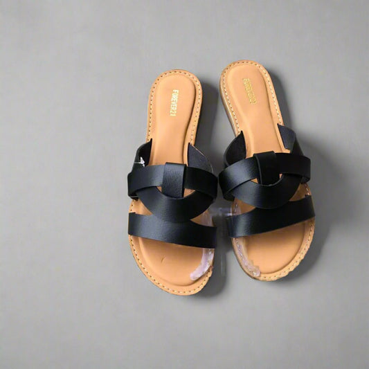 Casual flat sandals