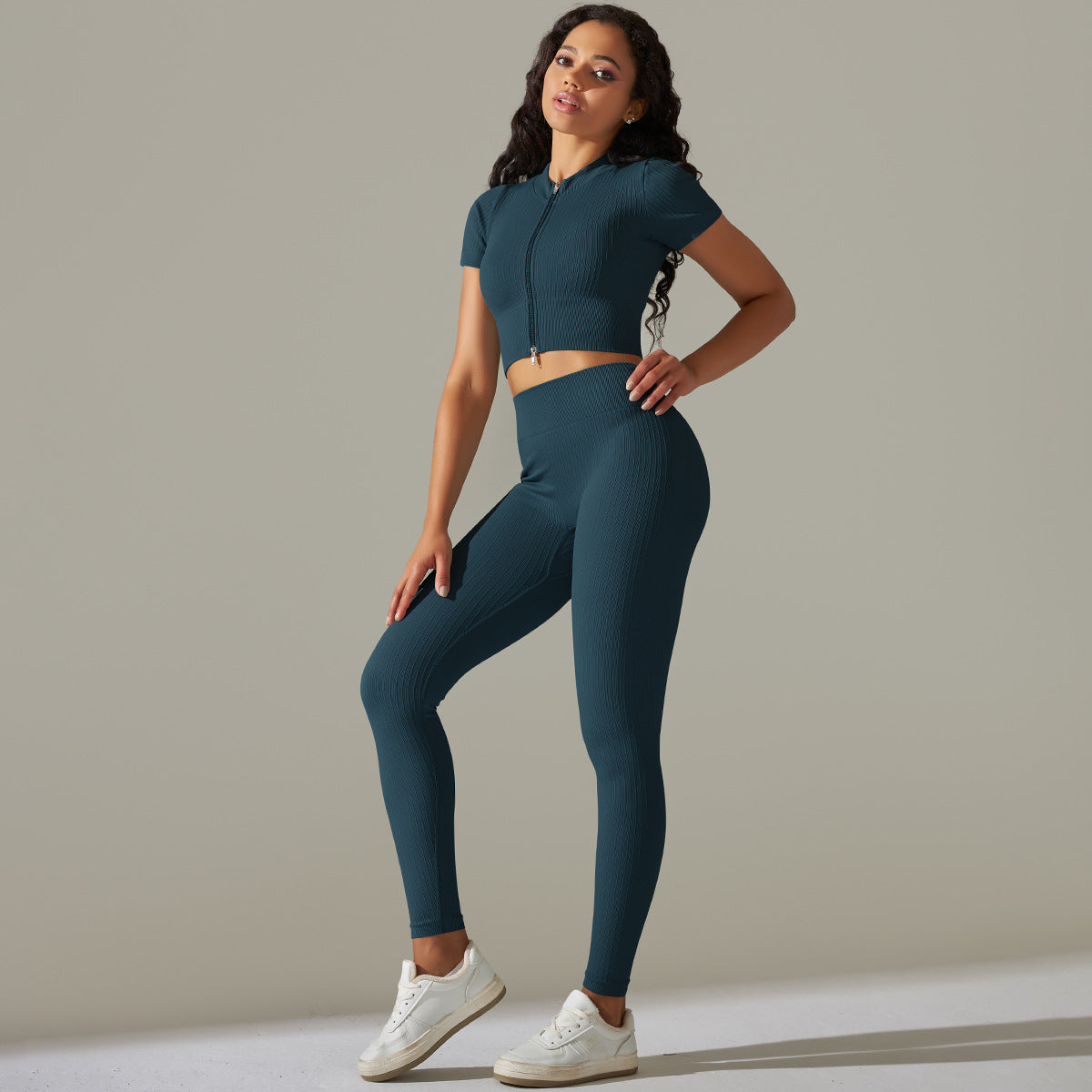 Seamless Knitted Running Active Sets