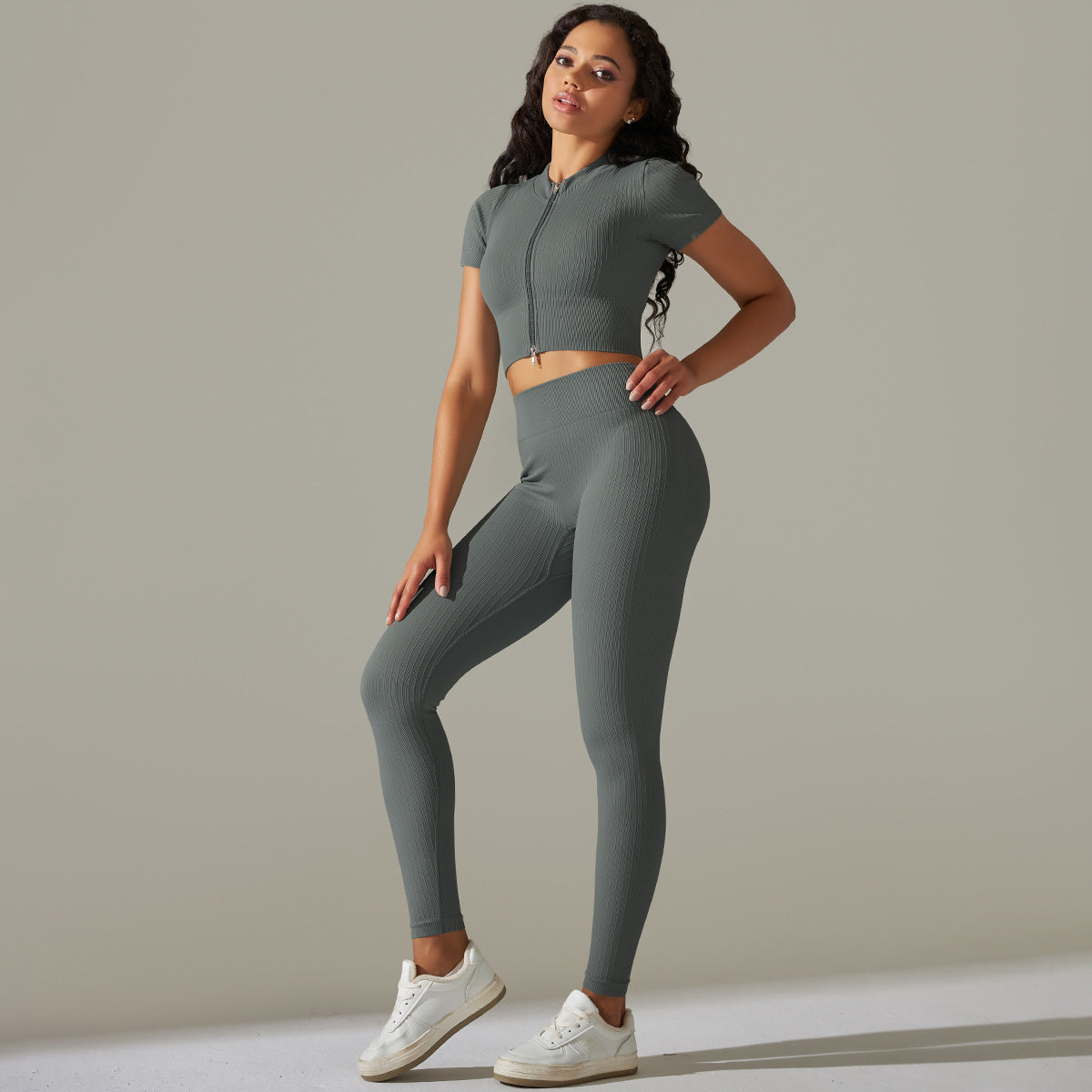 Seamless Knitted Running Active Sets