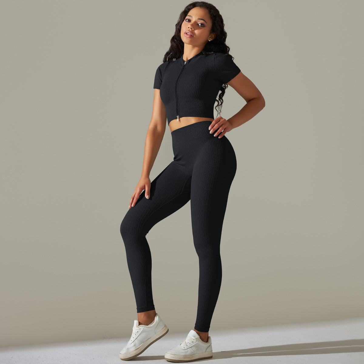 Seamless Knitted Running Active Sets