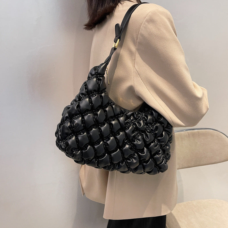 Lingge Quilted Shoulder Messenger Bag