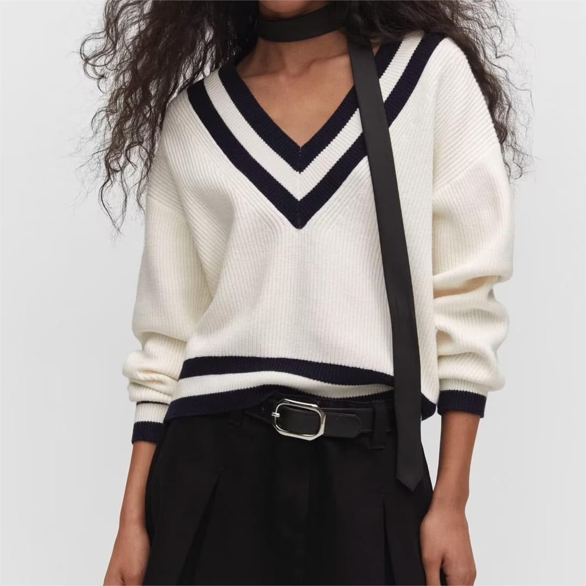 V Neck Woolen Black White Knitted Sweater