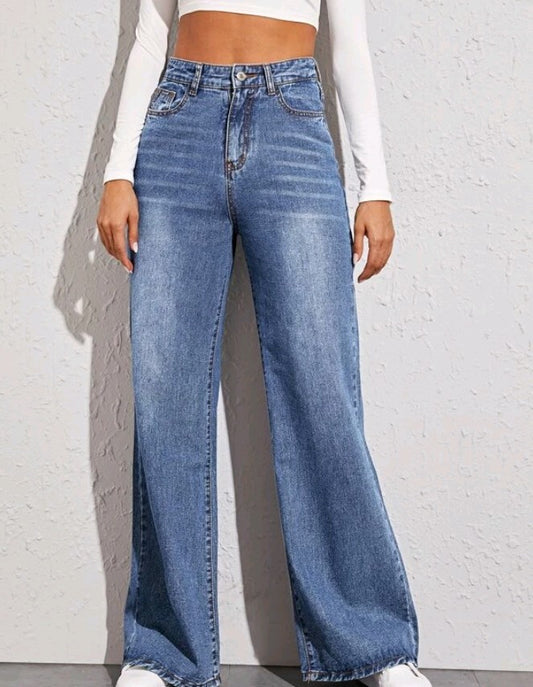 Loose High-Waist Wide-Leg Jeans