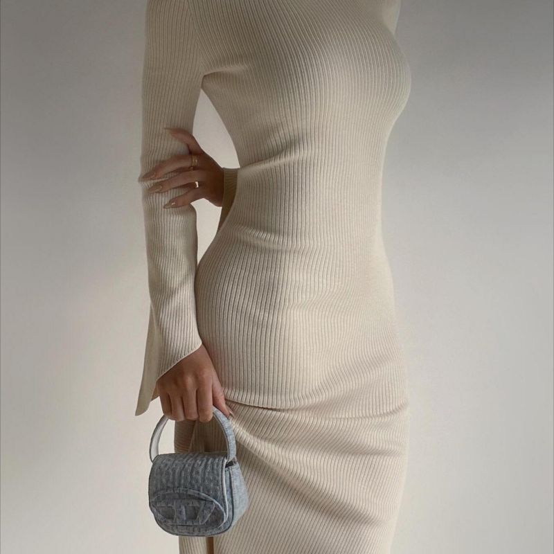 Backless Long Sleeved Knitted Dress